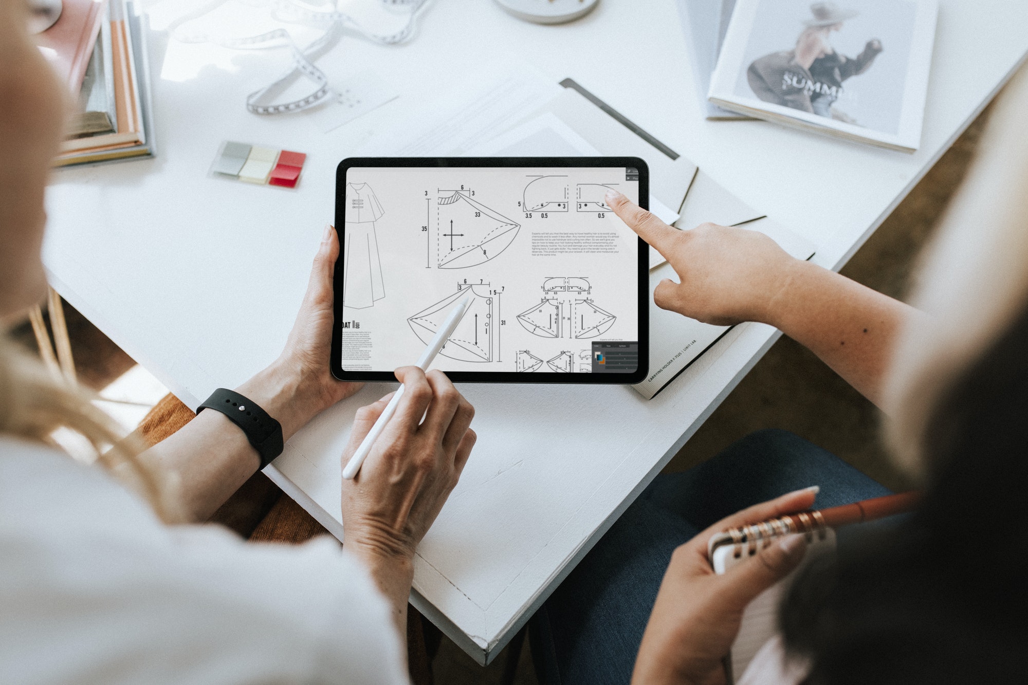 fashion-designer-drawing-on-tablet.jpg